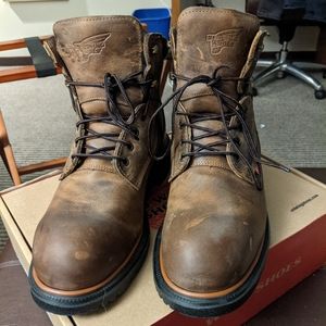 Mens Red wing steel toe shoes 9.5